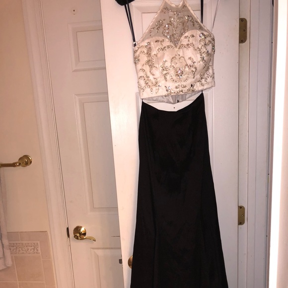 Black & White two piece prom dress. - Picture 3 of 4